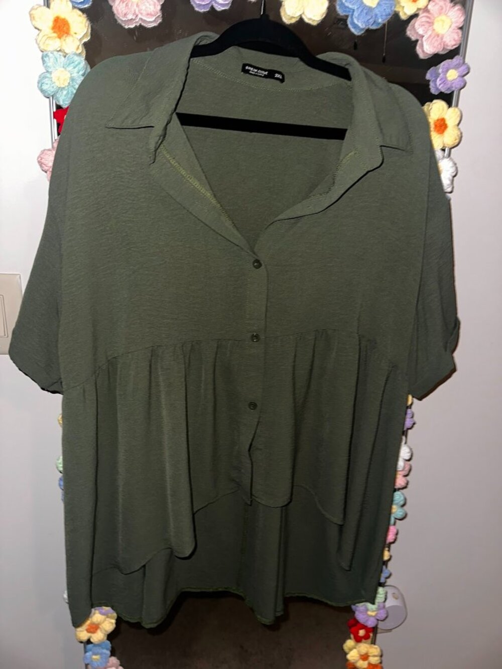 SHEIN Curve olive green high-low peplum top in size 2XL.